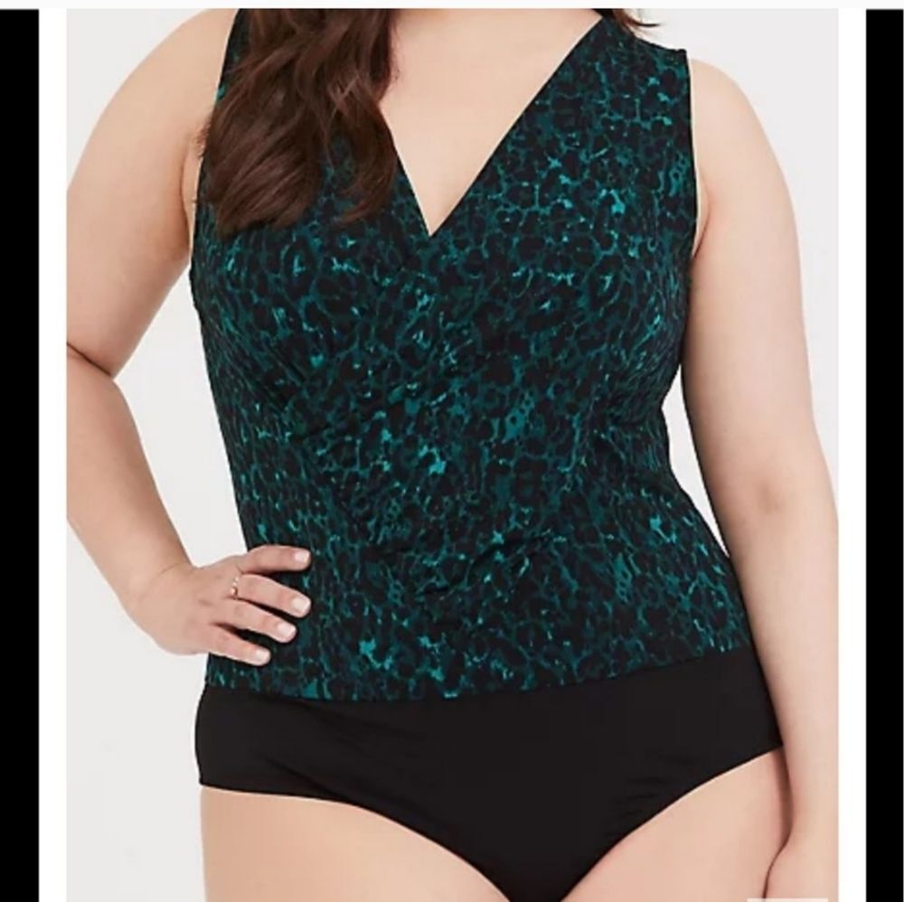 Torrid Emerald Green Leopard Studio Knit Surplice Bodysuit 5X